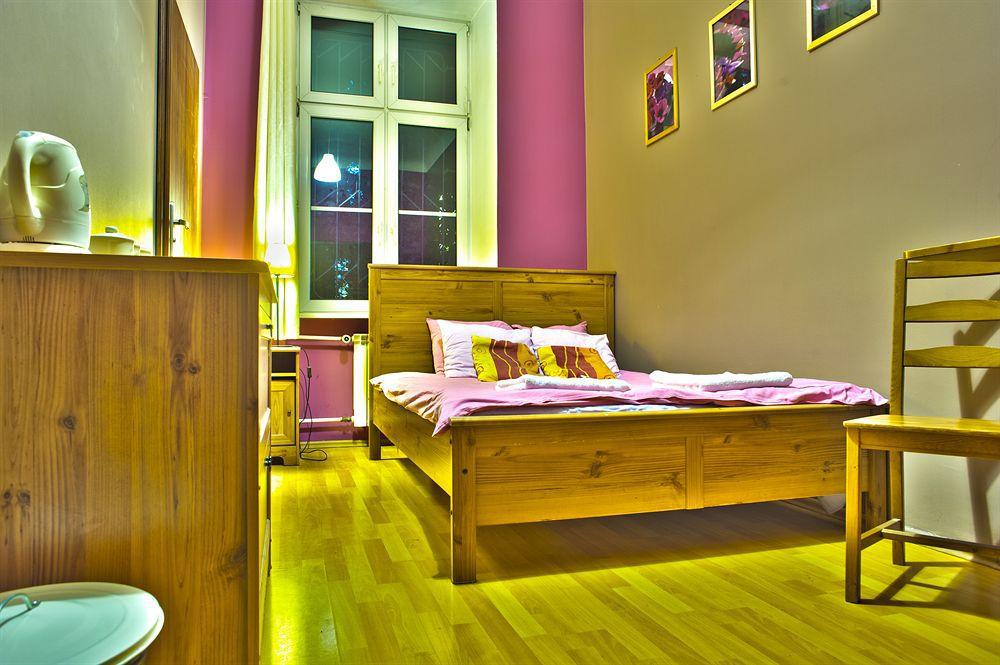 Nathan'S Villa Hostel Варшава Екстериор снимка