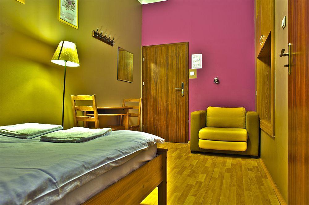 Nathan'S Villa Hostel Варшава Екстериор снимка
