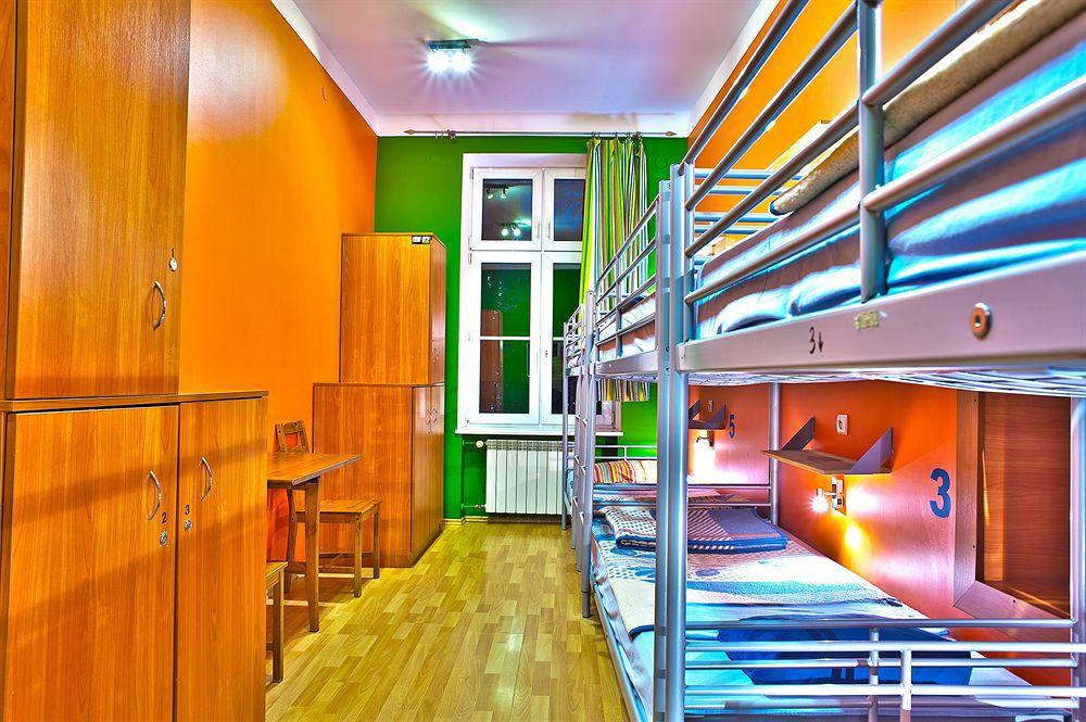 Nathan'S Villa Hostel Варшава Екстериор снимка